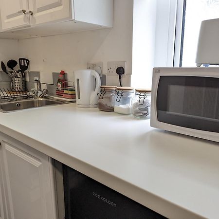Serene 1 Bedroom Flat In Roath Cardiff Exterior foto